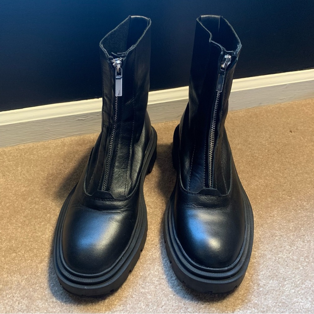 ZARA Black Leather Front Zip-Up Boots Like NEW